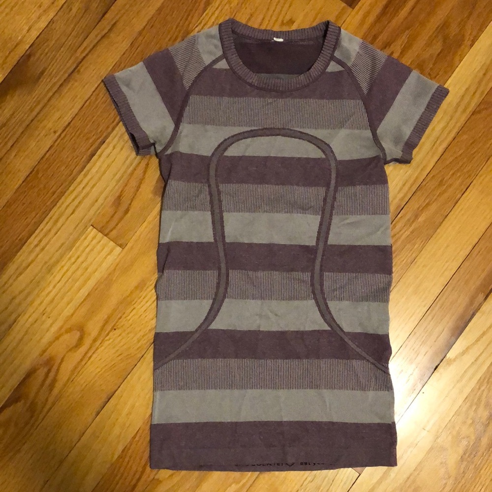 Lululemon short sleeve workout top